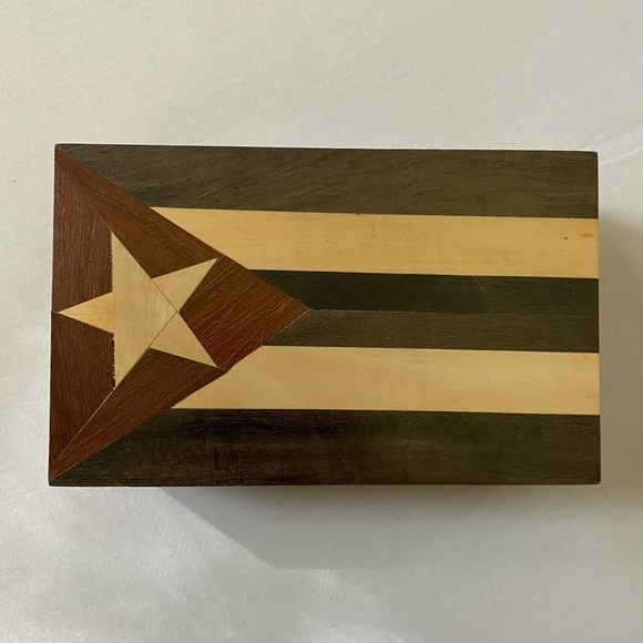 Wooden Handmade Box with Cuban Flag - Picture 2 of 4